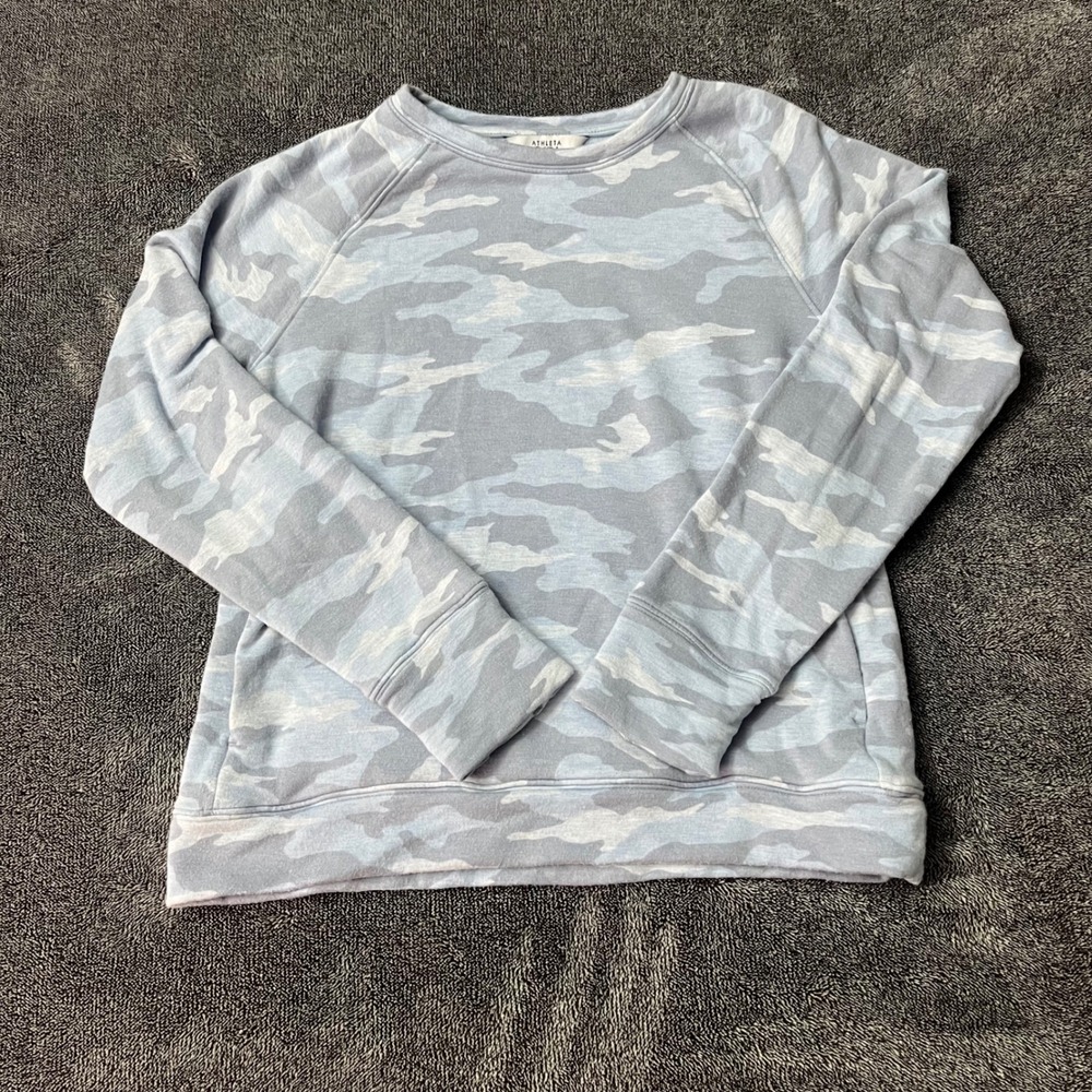 Athleta Girl Camo Print Sweatshirt Blue Grey Fleece Pullover Thumbholes L 12